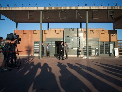 Torra i el director general de Serveis Penitenciaris surten de Lledoners.