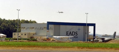 Instalaciones de EADS-CASA en el aeropuerto de Sevilla.