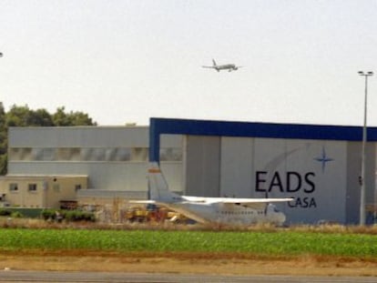 Instalaciones de EADS-CASA en el aeropuerto de Sevilla.