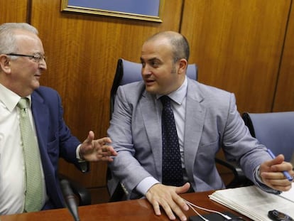 El exconsejero Antonio Fernández (izquierda), junto a Julio Díaz (Ciudadanos).