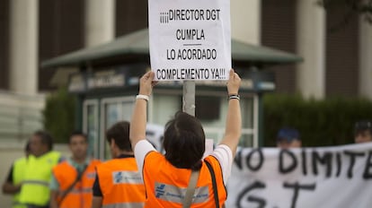 Concentración de propietarios de autoescuelas de España en Sevilla.