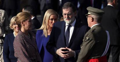El presidente del Gobierno, Mariano Rajoy durante el desfile del d&iacute;a de la hispanidad.