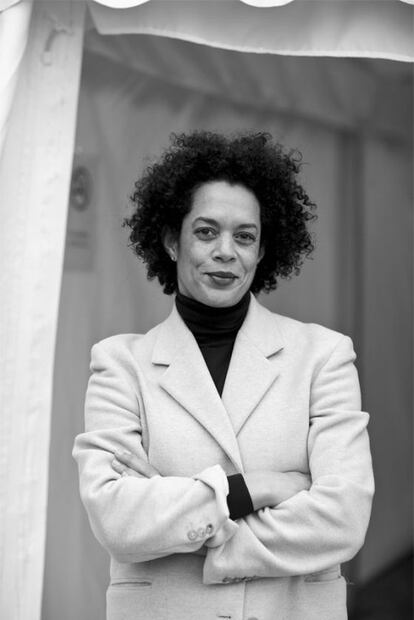 Aminatta Forna insiste no erro de pensar que “um escritor é desconhecido por não ser popular no Ocidente”, e defende que há características da mulher africana desconhecidos por aqui.