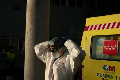 Una sanitaria del Summa 112 madrileño.