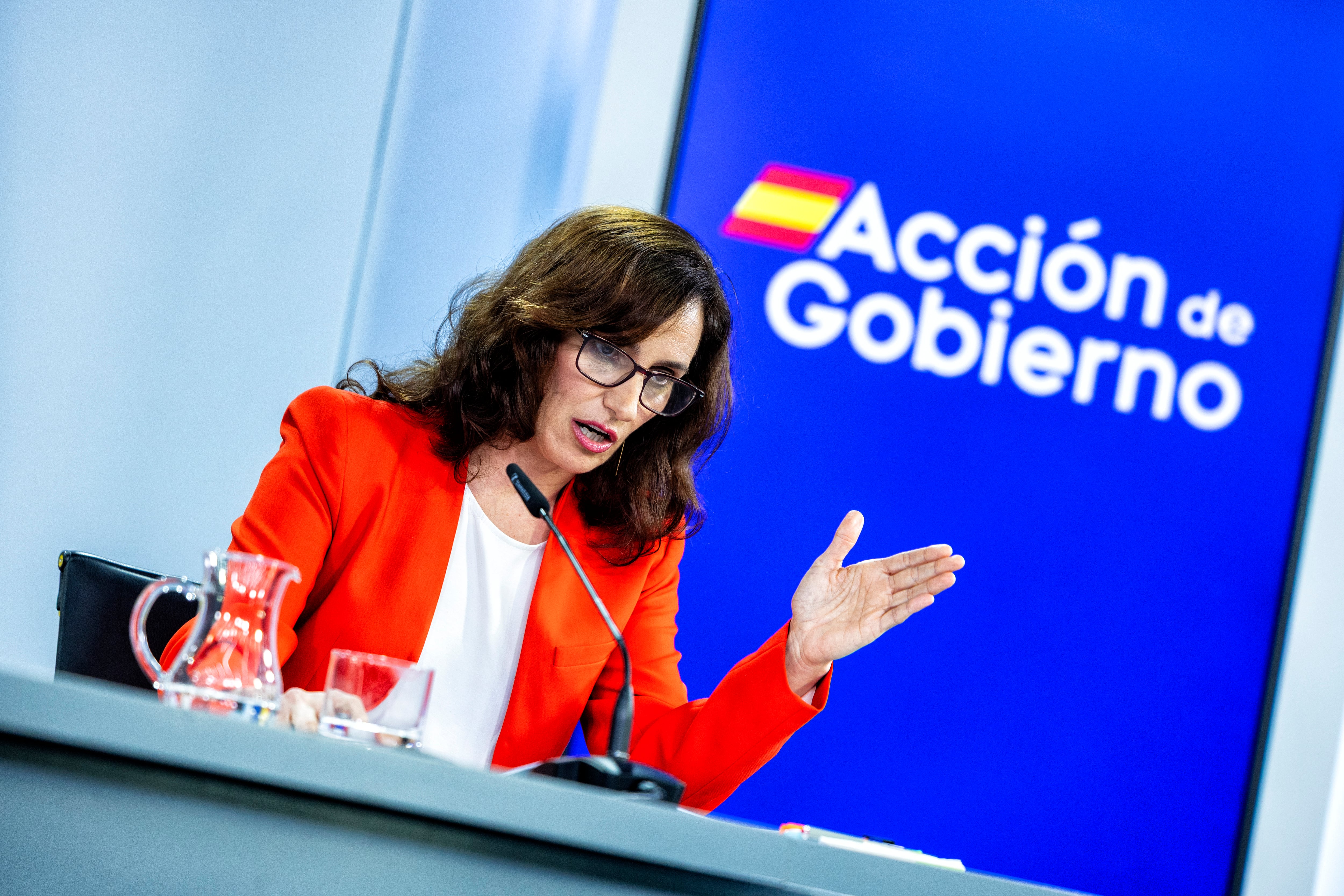 La ministra de Sanidad, Mónica García, durante la rueda de prensa tras la reunión del Consejo de Ministros