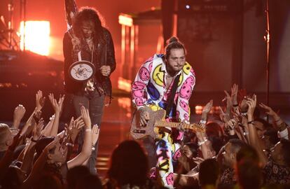 Actuación de Post Malone junto al vocalista de Aermosmith, Steven Tyler, en los MTV Music Awards 2018.