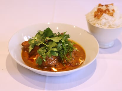 Curri rojo de carrillera de cerdo del restaurante Mùi, en Madrid.