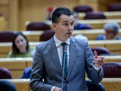 El ministro de Industria, Comercio y Turismo, Héctor Gómez, interviene durante una sesión de control al Gobierno en el Senado, a 9 de mayo de 2023, en Madrid (España).