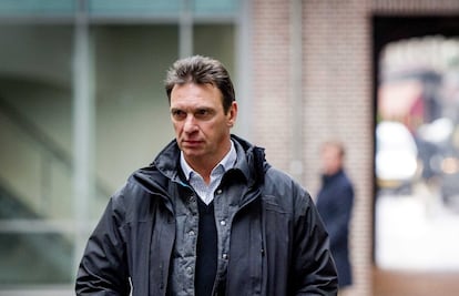  Willem Holleerder afuera de una Corte holandesa en 2014.