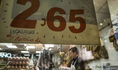 Una carnicería en el mercado Maravillas en Madrid
