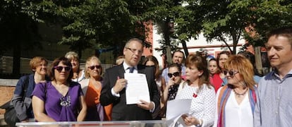 Carmona presenta su compromiso a un grupo de profesores y directores de escuelas infantiles públicas.