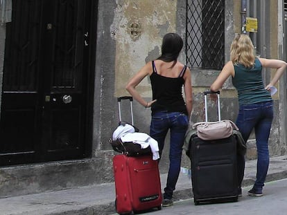 El número de pisos para turistas en España cae por primera vez