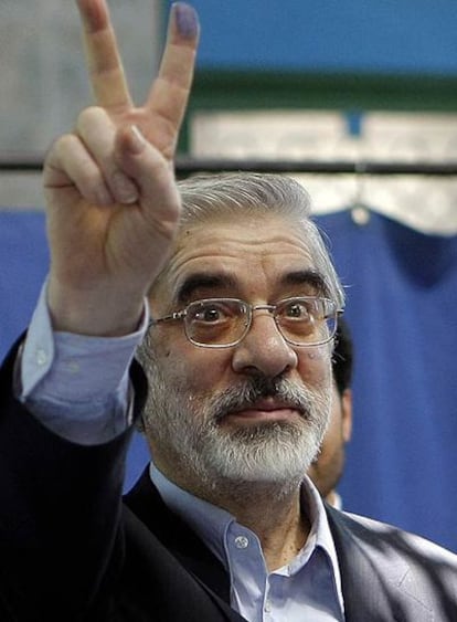 El líder opositor Mir-Hosein Musaví, durante las elecciones presidenciales de 2009