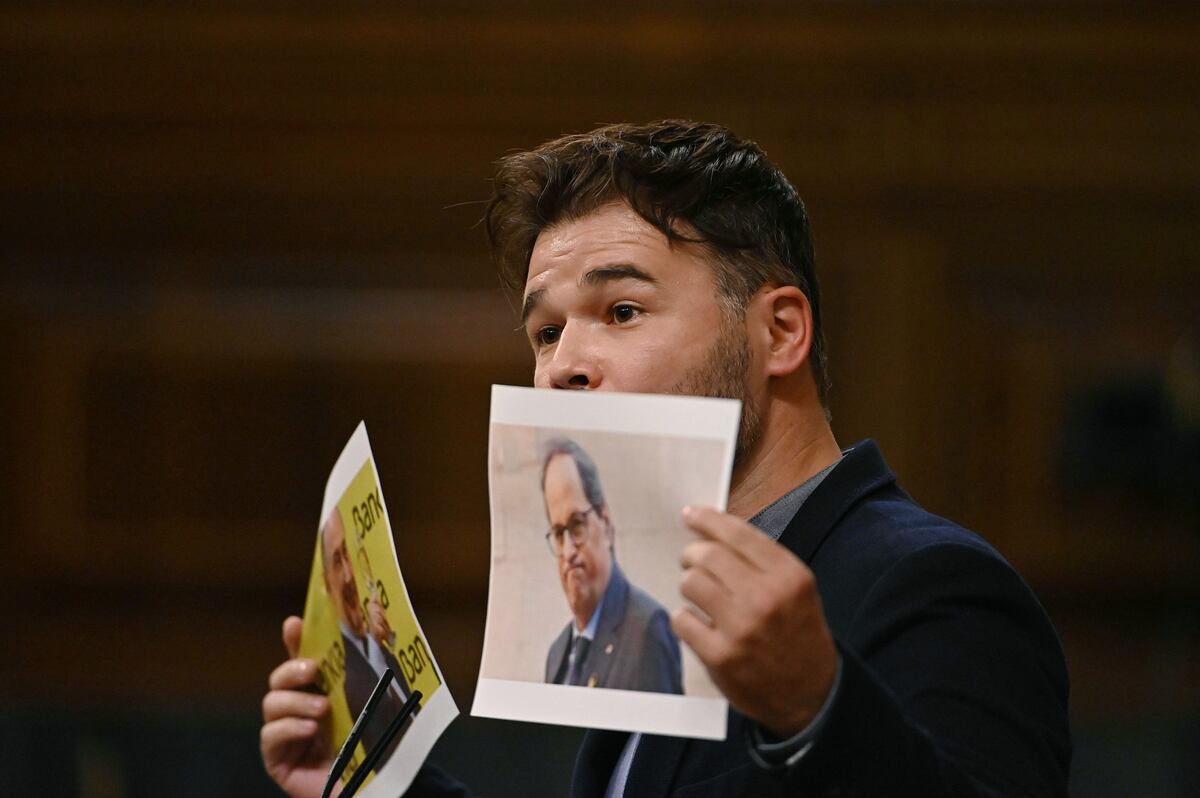 El PP cerca en el Congreso a los miembros de Podemos del Gobierno por ...