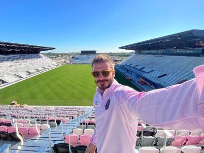 David Beckham la semana pasada en un 'selfie' que se hizo en el Al Lang Stadium donde jugará su equipo, Inter Miami. 