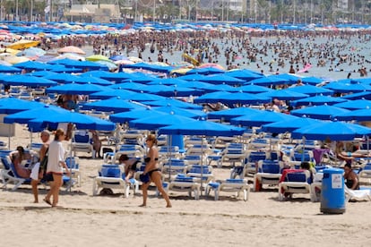 The beach in Benidorm: has tourism reached the saturation point?