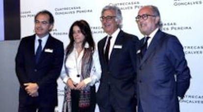 Diogo Perestrelo y Maria João, socios directores; el presidente, Emilio Cuatrecasas y el consejero delegado, Rafael Fontana.