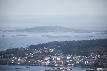 Vista de la costa junto a la isla de Salvora, en A Coruña, en una imagen de archivo.