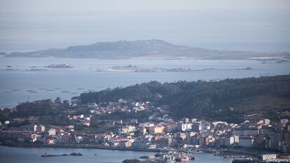 Vista de la costa junto a la isla de Salvora, en A Coruña, en una imagen de archivo.