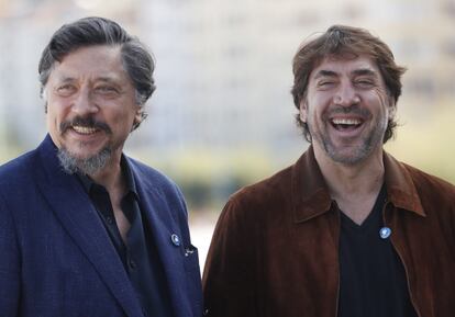  Los actores, Javier Bardem y Carlos Bardem, antes de presentar el documental 'Sanctuary', este jueves.