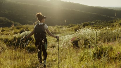 Artículo de EL PAÍS Escaparate sobre unos pantalones de senderismo para mujer perfectos para el verano.