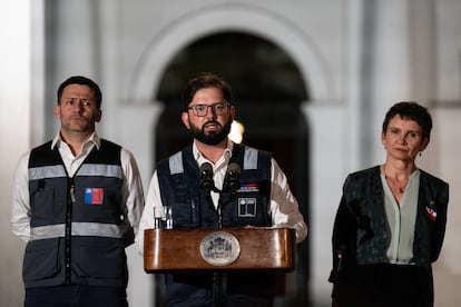 Gabriel Boric realiza una declaración desde Palacio de La Moneda.