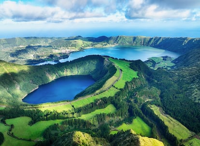 Vista aérea de la caldera de Sete Cidades, en la isla de San Miguel (Azores).