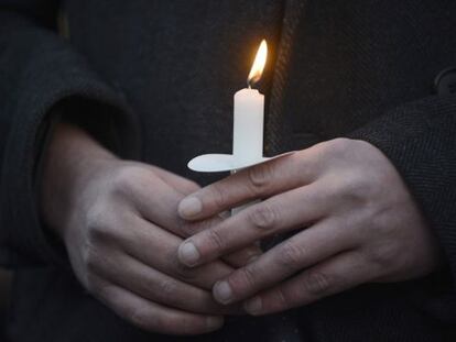 Vigilia por las víctimas ante la Casa Blanca, en Washington.