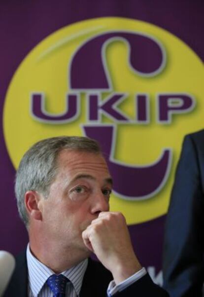 Farage en una conferencia de prensa, el 28 de abril en Portsmouth, Inglaterra.