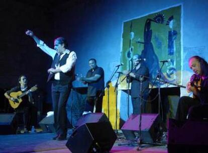 Los gaditanos Son de la Frontera, durante su actuación el miércoles en el Festival Flamenco Diquela.
