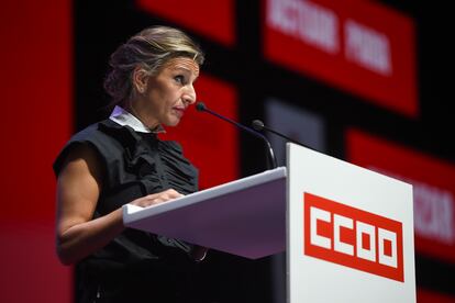 La vicepresidenta segunda y ministra de Trabajo y Economía Social, Yolanda Díaz, durante la clausura del 12º Congreso Confederal de CCOO,  en Maadrid el 23 de octubre de 2021.