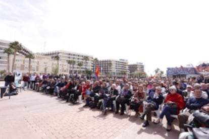 Un momento del acto en el puerto de Alicante