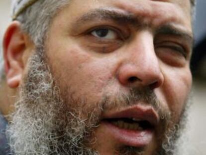 Foto tomada en abril de 2003 de Abu Hamza.