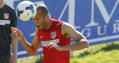 Zagueiro Miranda, durante treinamento do Atl&eacute;tico de Madri.