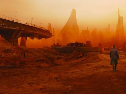 Fotograma de la nueva secuela de la pel&iacute;cula Blade Runner, situada en 2049.