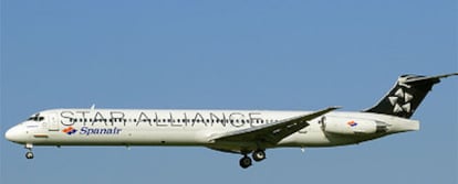 El avión siniestrado, un MD-82 de Spanair, en una foto tomada el pasado 16 de julio.