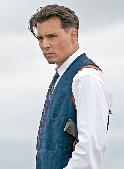 <b>Ahora, un gánster.
El actor Johnny Depp, caracterizado en 'Public enemies', su última película.</b>