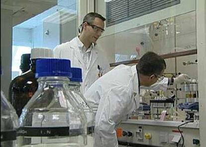 Investigadores del laboratorio Glaxo Smith Kline para el desarrollo de medicamentos en Tres Cantos (Madrid).