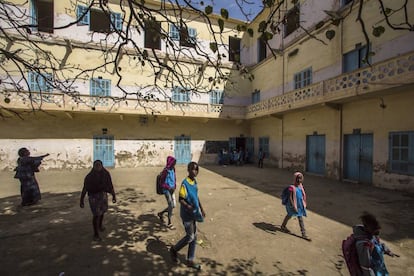 La antigua École des Otages, hoy Escuela primaria Khayar Mbengue, en Saint Louis, Senegal. 