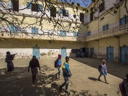 La antigua École des Otages, hoy Escuela primaria Khayar Mbengue, en Saint Louis, Senegal. 