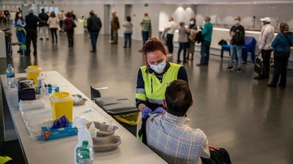 Vaccination with AstraZeneca doses at Wanda Metropolitano stadium in Madrid.