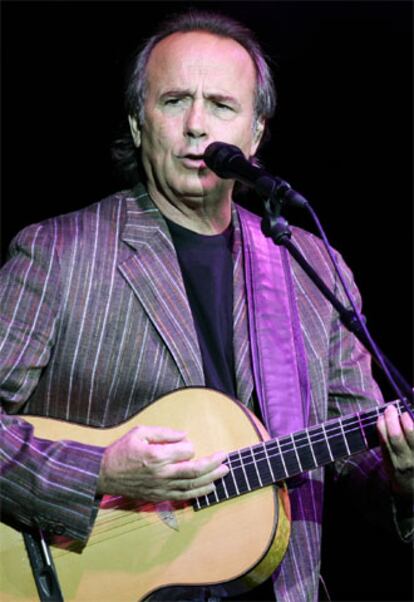 Joan Manuel Serrat, ayer en el teatro Gran Vía