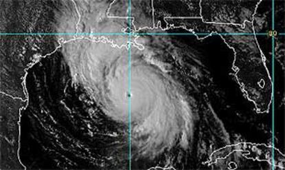 El huracán Lili, cerca ya de las costas de EE UU, en una imagen captada por un satélite.