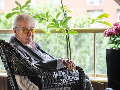 Josep Maria Minguella, en su casa de Barcelona.
