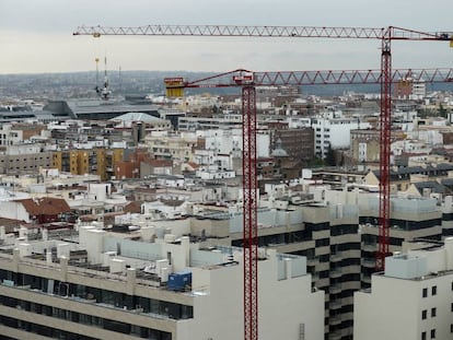 Construcción de viviendas en Madrid. 