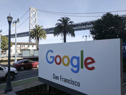 Letrero de Google a la entrada de sus oficinas en San Francisco.