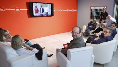 La c&uacute;pula del PSC se re&uacute;ne para ver el debate de candidatos del PSOE.