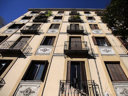 Edificio en Madrid comprado por un fondo de inversión para convertirlo en pisos turísticos.