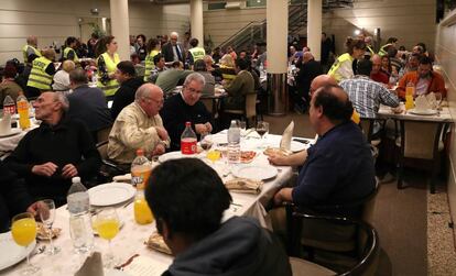 Imagen de la cena solidaria de Nochebuena en el Senado.