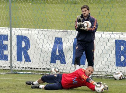 Valdés y Casillas, durante el entrenamiento de ayer.